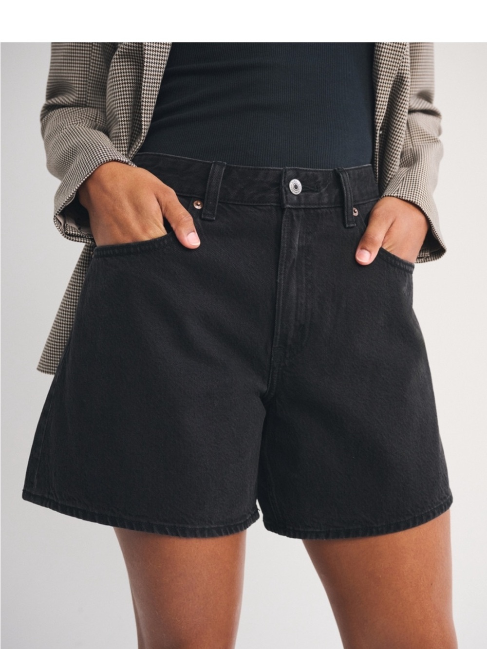 Abercrombie & Fitch Black Curve Love High-Rise Loose Short